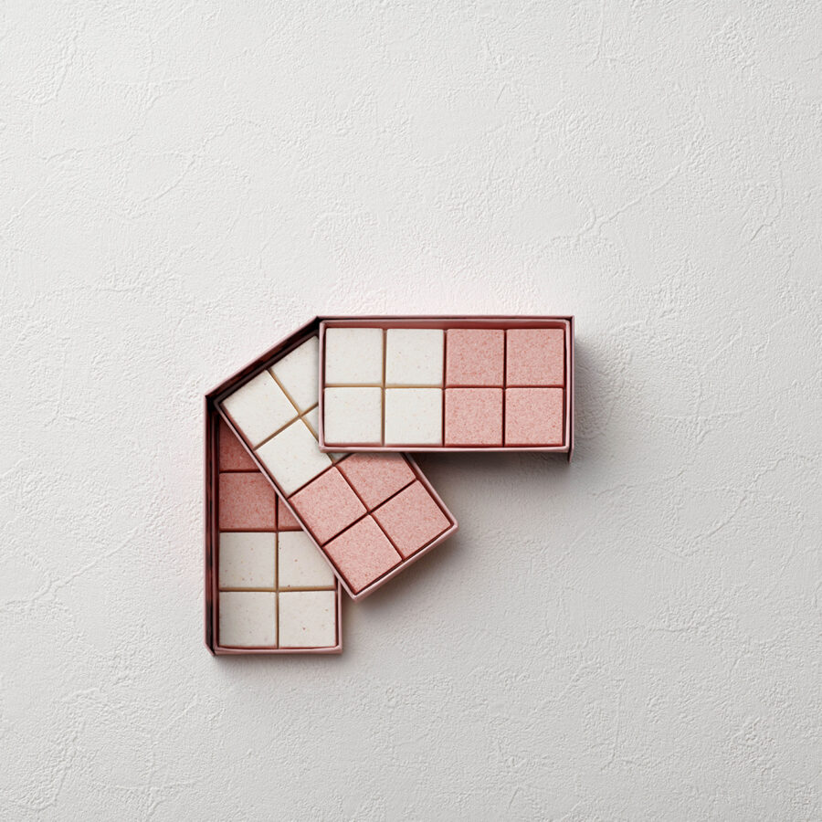 Aoyama Rika 溢れる果汁の愛撫-極上の快楽に震える